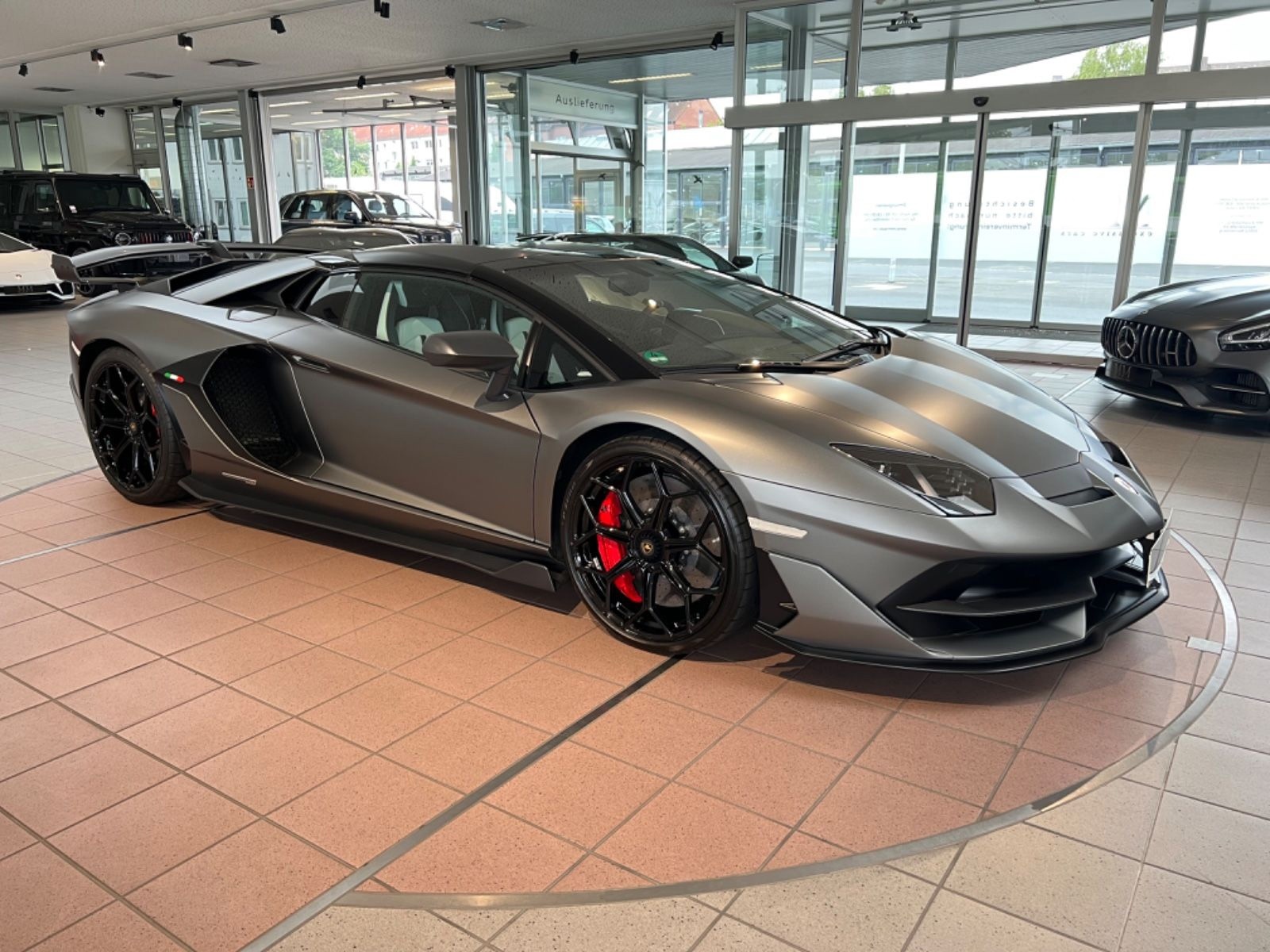 SVJ LAMBORGHINI  ?